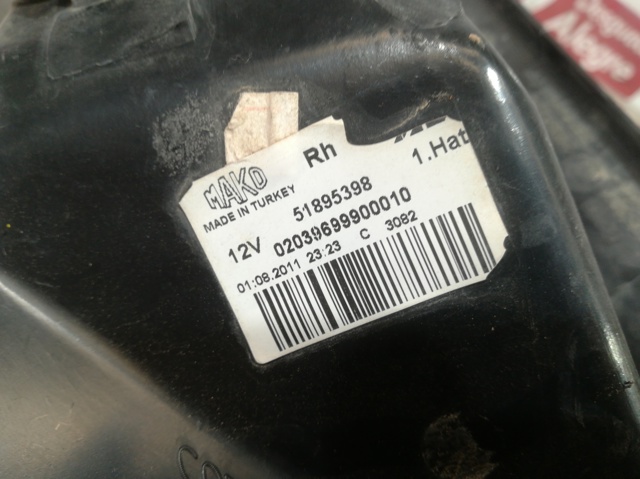 Lanterna traseira direita 51895398 FIAT