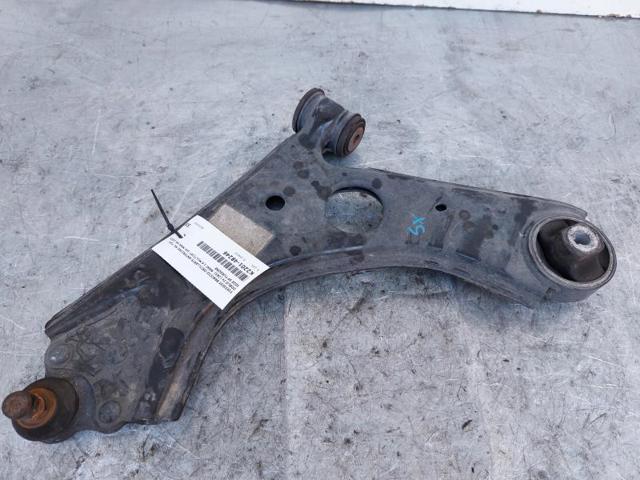 Braço oscilante inferior esquerdo de suspensão dianteira 51932035 FIAT