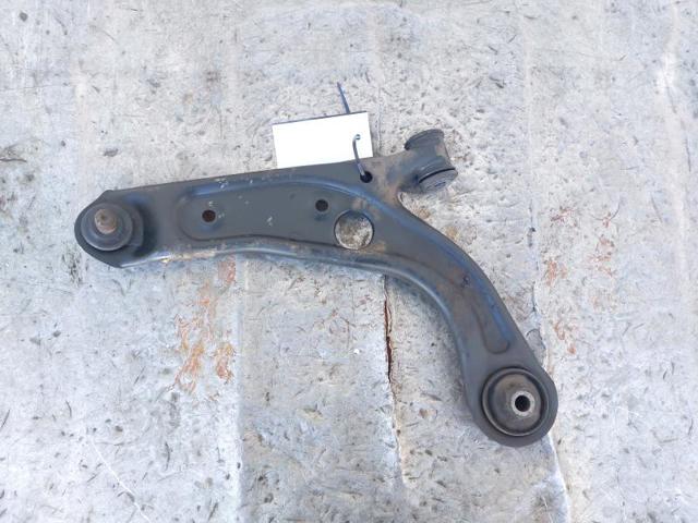Braço oscilante inferior esquerdo de suspensão dianteira 51956709 FIAT