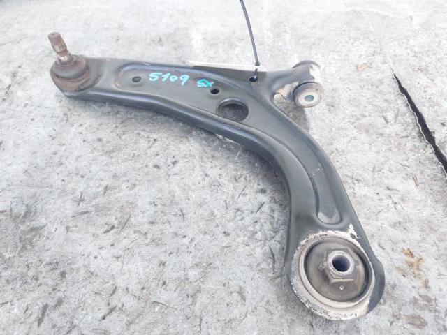 Braço oscilante inferior esquerdo de suspensão dianteira 51956709 FIAT