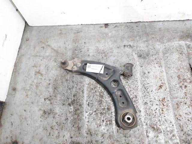 Braço oscilante inferior esquerdo de suspensão dianteira 51961341 FIAT