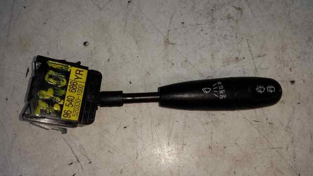 Comutador direito instalado na coluna da direção 5203301000 GM