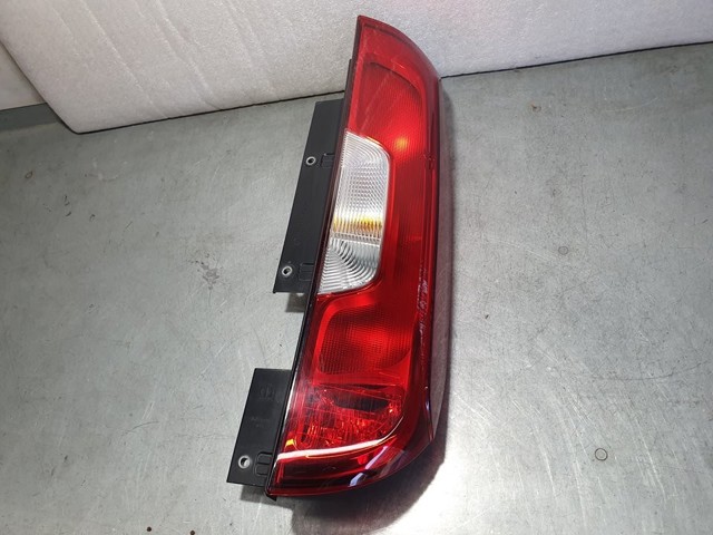 Lanterna traseira direita 52044715 FIAT