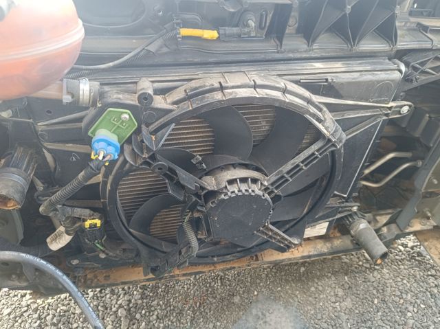 Difusor do radiador de esfriamento, montado com motor e roda de aletas 52052605 FIAT
