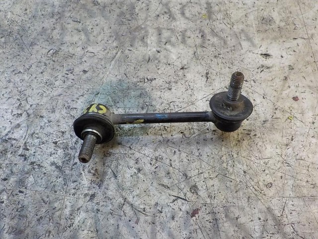 Montante direito de estabilizador traseiro 52320SFYJ01 HONDA