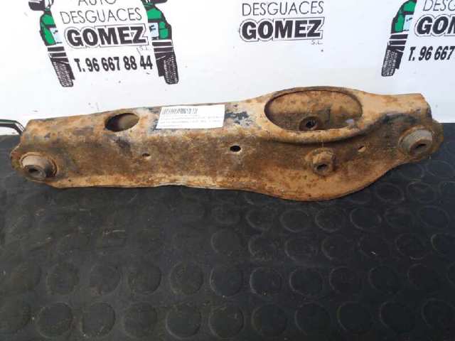 Braço oscilante superior esquerdo de suspensão traseira 52400SR0A00 HONDA