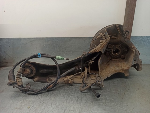 Braço oscilante (tração) longitudinal inferior direito de suspensão traseira 5272714AC CHRYSLER