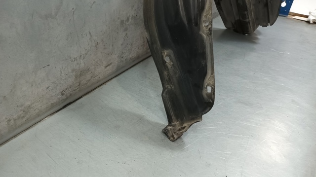 Guarda-barras direito do pára-lama dianteiro Toyota Yaris  NCP2 ao melhor preço