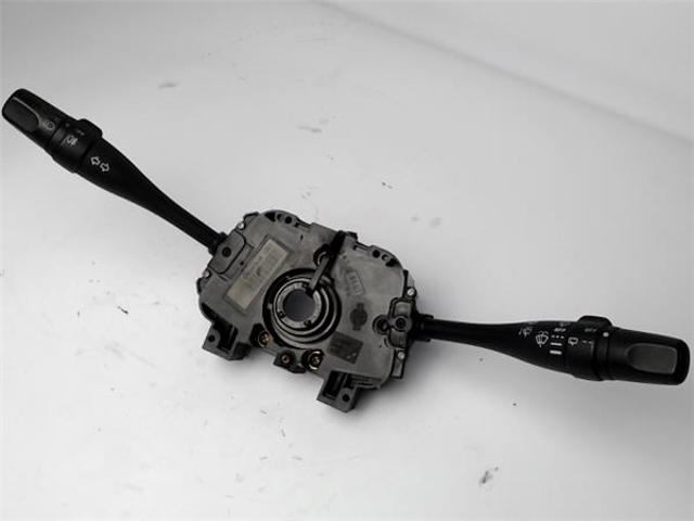 Comutador esquerdo instalado na coluna da direção 54353339 NISSAN