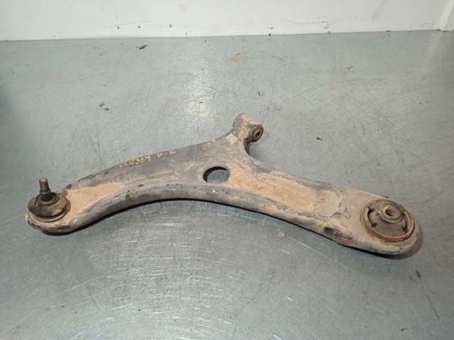 Braço oscilante inferior esquerdo de suspensão dianteira 545001J700 HYUNDAI