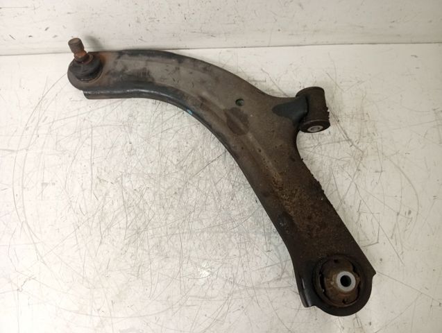 Braço oscilante inferior direito de suspensão dianteira 545001JY0A NISSAN