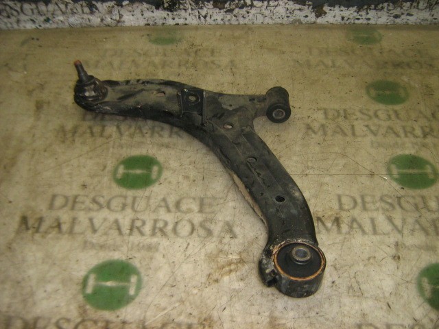 Braço oscilante inferior esquerdo de suspensão dianteira 5450025000 HYUNDAI