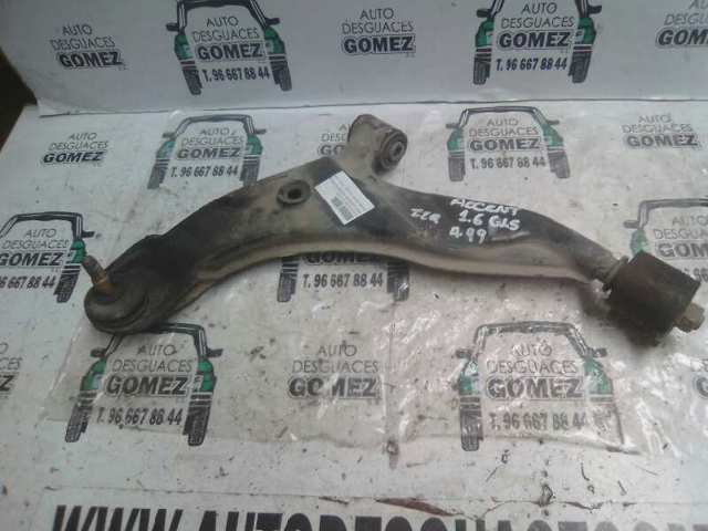 Braço oscilante inferior esquerdo de suspensão dianteira 5450025000 HYUNDAI