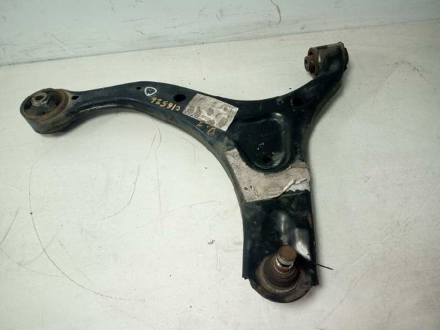 Braço oscilante inferior esquerdo de suspensão dianteira 545002B500 HYUNDAI