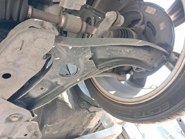 Braço oscilante inferior esquerdo de suspensão dianteira 545002V000 HYUNDAI