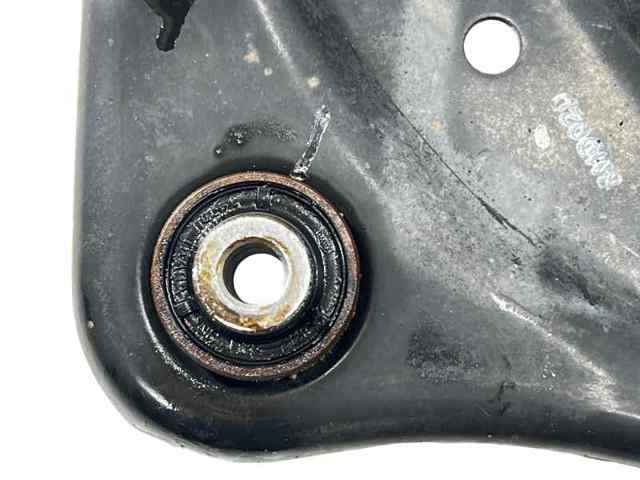 Braço oscilante inferior direito de suspensão dianteira 545004DA0A NISSAN