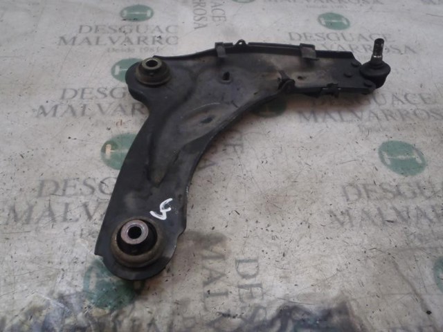 Braço oscilante inferior direito de suspensão dianteira 545006405R RENAULT