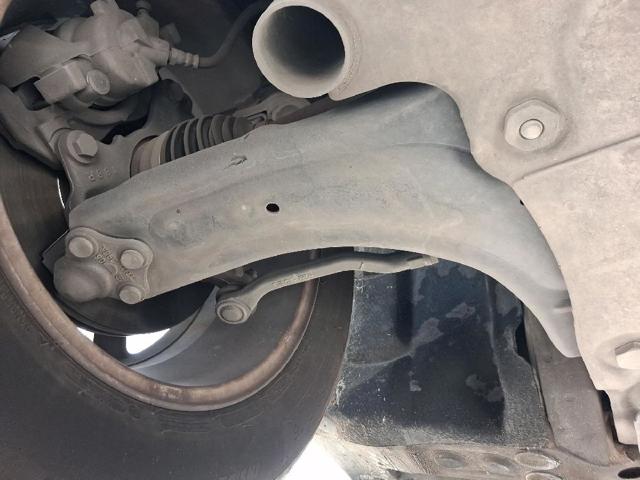 Braço oscilante inferior direito de suspensão dianteira 545006560R RENAULT