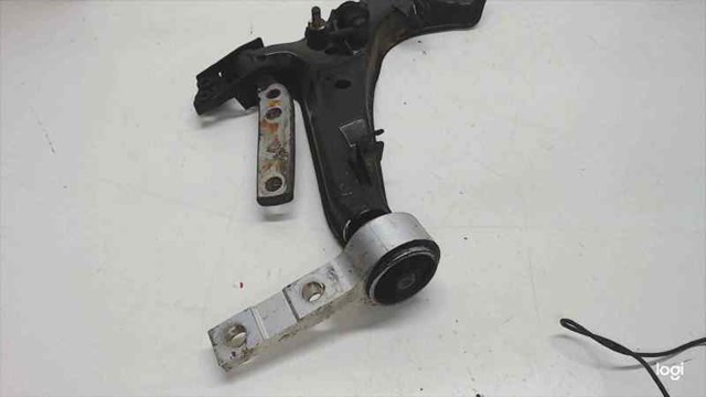 Braço oscilante inferior direito de suspensão dianteira 5450086J00 NISSAN