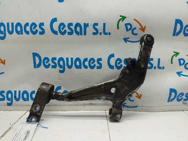 Braço oscilante inferior direito de suspensão dianteira 545008H310 NISSAN