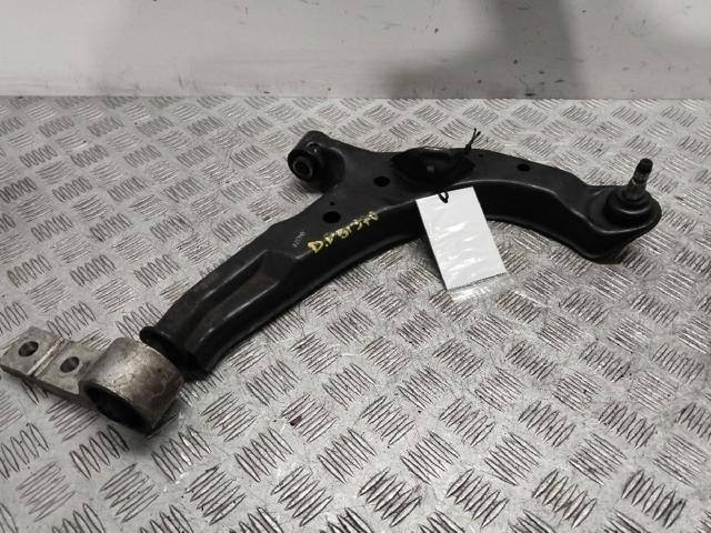 Braço oscilante inferior direito de suspensão dianteira 54500BU000 NISSAN