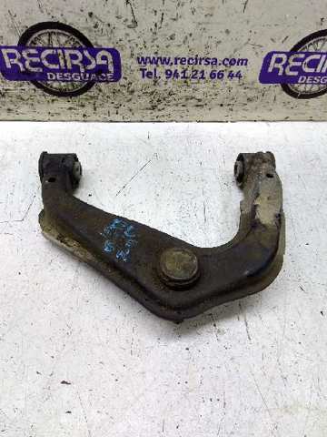 Braço oscilante inferior direito de suspensão dianteira 54500EB31A NISSAN