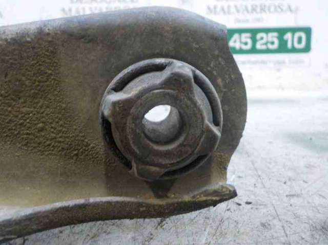 Braço oscilante inferior esquerdo de suspensão dianteira 545011362R RENAULT