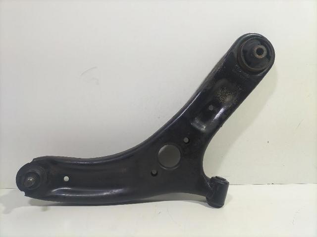 Braço oscilante inferior direito de suspensão dianteira 545011J700 HYUNDAI