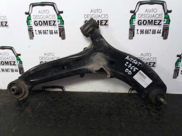 Braço oscilante inferior direito de suspensão dianteira 5450125000 HYUNDAI