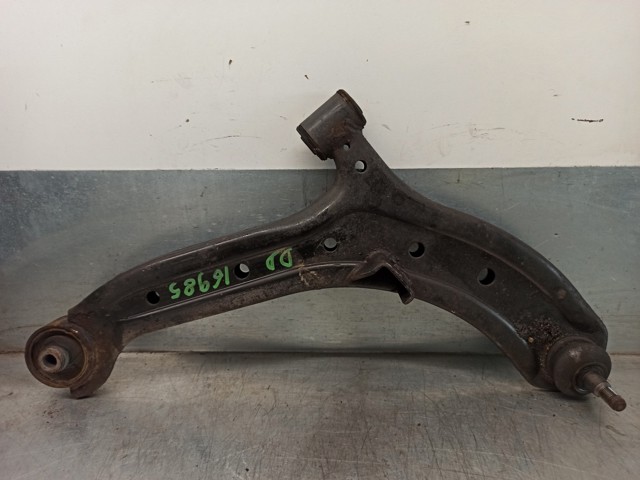 Braço oscilante inferior direito de suspensão dianteira 5450125000 HYUNDAI