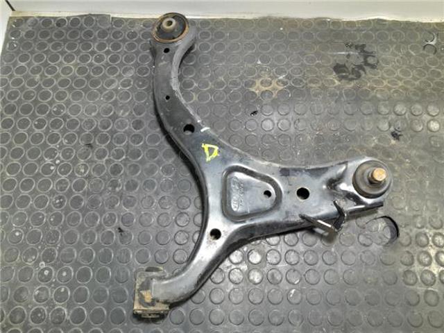 Braço oscilante inferior direito de suspensão dianteira 545012B100 HYUNDAI