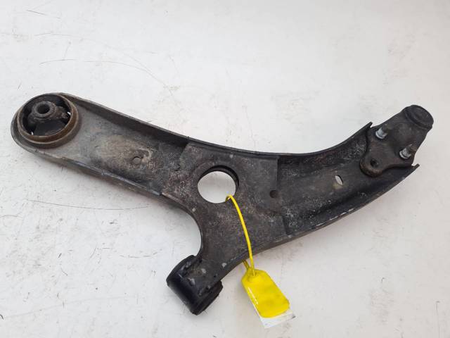 Braço oscilante inferior direito de suspensão dianteira 545012D002DS HYUNDAI