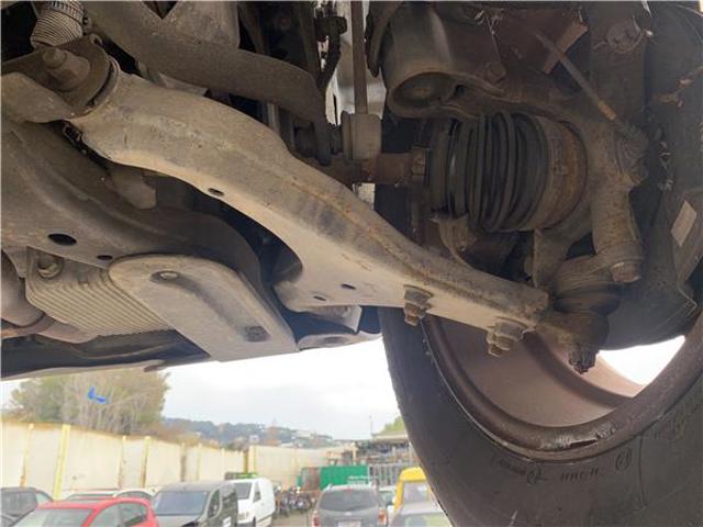 Braço oscilante inferior direito de suspensão dianteira 545012E000 HYUNDAI