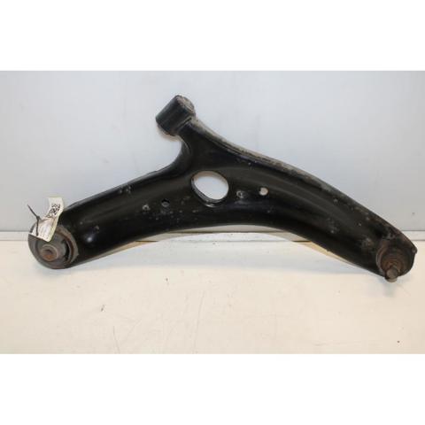 Braço oscilante inferior direito de suspensão dianteira 545012K300 HYUNDAI