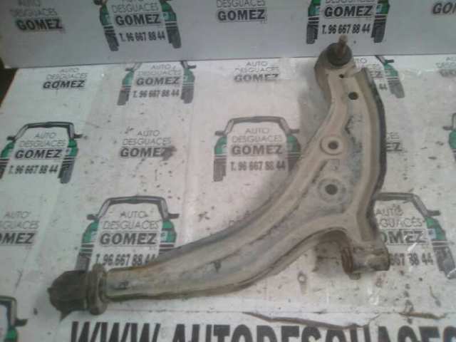 Braço oscilante inferior esquerdo de suspensão dianteira 545014F105 NISSAN