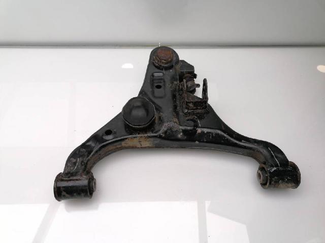 Braço oscilante inferior esquerdo de suspensão dianteira 545014KH1A NISSAN
