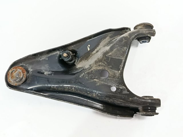 Braço oscilante inferior esquerdo de suspensão dianteira 545017081R RENAULT