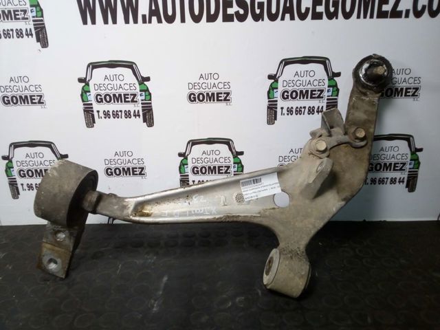Braço oscilante inferior esquerdo de suspensão dianteira 545018H31A NISSAN