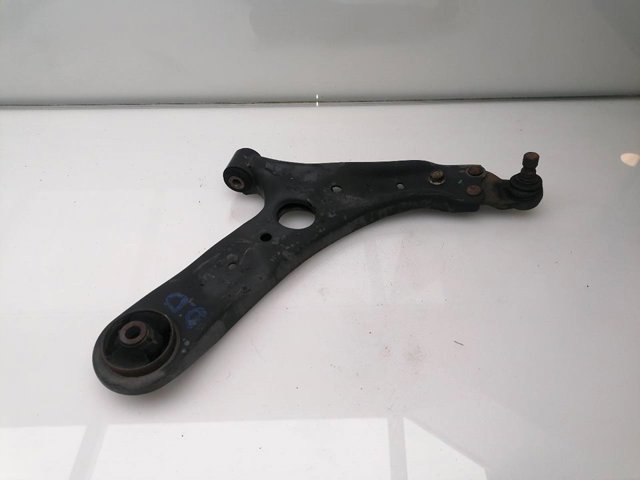 Braço oscilante inferior direito de suspensão dianteira 54501A6200 HYUNDAI