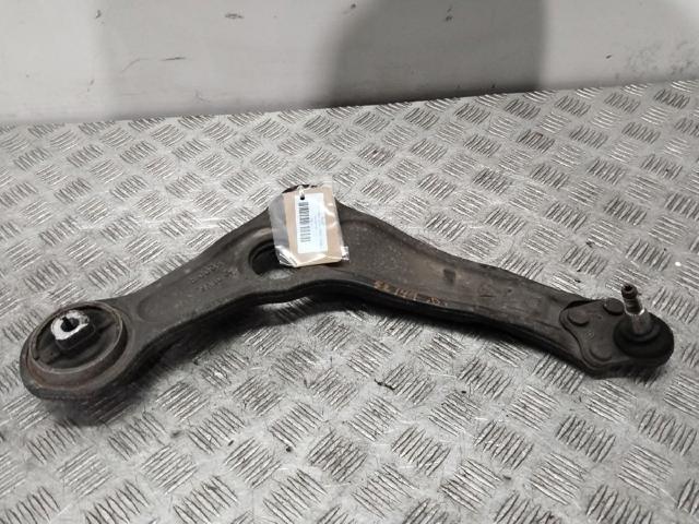 Braço oscilante inferior direito de suspensão dianteira 545049671R RENAULT