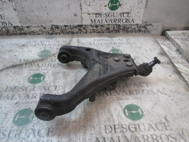 Braço oscilante inferior direito de suspensão dianteira 545203E150 HYUNDAI