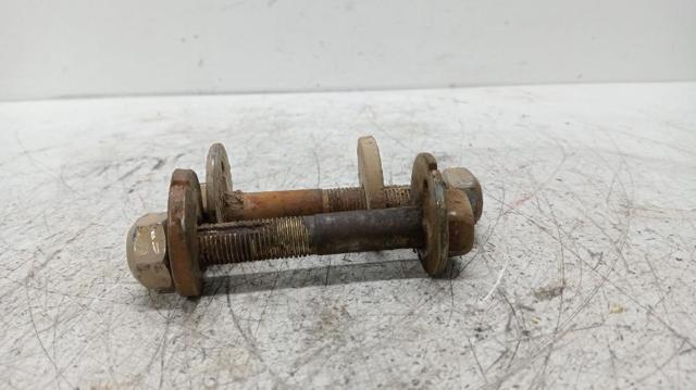 Parafuso de fixação de braço oscilante dianteiro, superior 545802S400 NISSAN