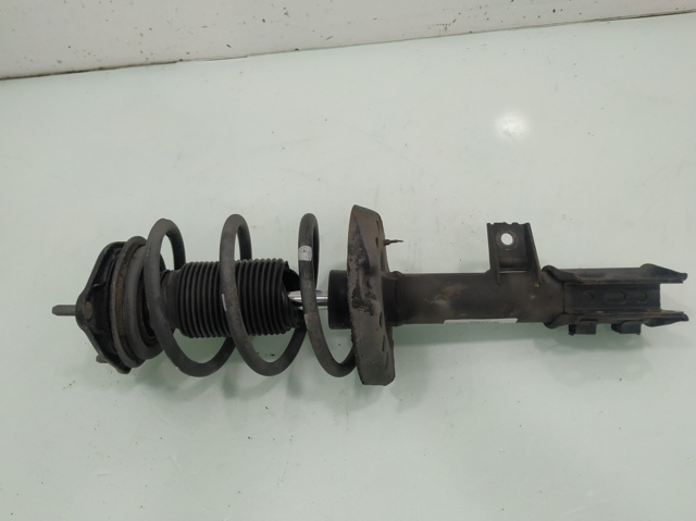 Amortecedor dianteiro esquerdo 546502R750 HYUNDAI