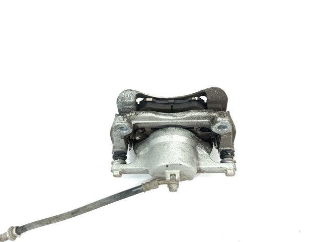 Suporte do freio dianteiro direito 5511062J10 SUZUKI