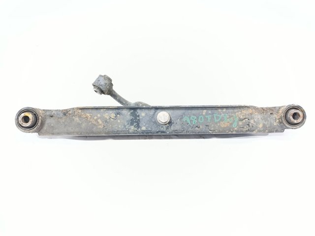 Braço oscilante inferior direito de suspensão traseira 55110JD000 NISSAN