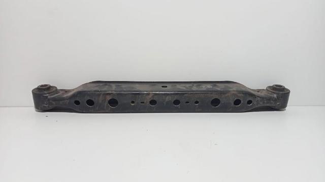 Braço oscilante inferior direito de suspensão traseira 55110JG000 NISSAN