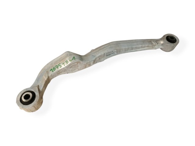Braço oscilante superior direito de suspensão traseira 55120JD000 NISSAN
