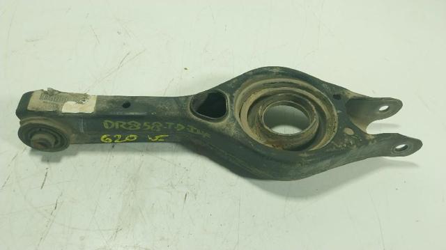 Braço oscilante transversal direito de suspensão traseira 552202Y000 HYUNDAI