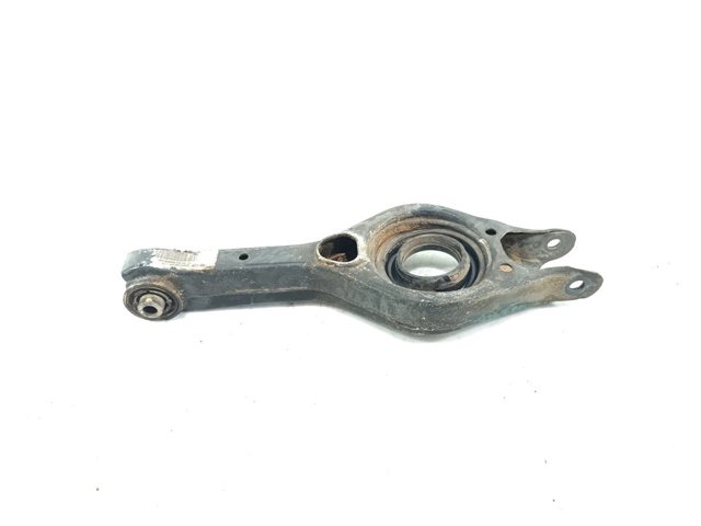 Braço oscilante transversal direito de suspensão traseira 552202Y000 HYUNDAI