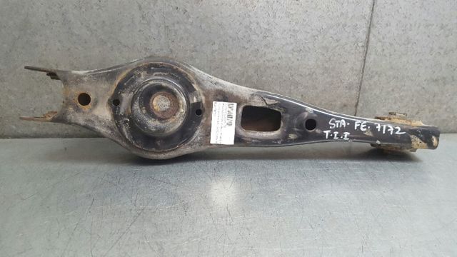 Braço oscilante superior esquerdo de suspensão traseira 552302B100 HYUNDAI